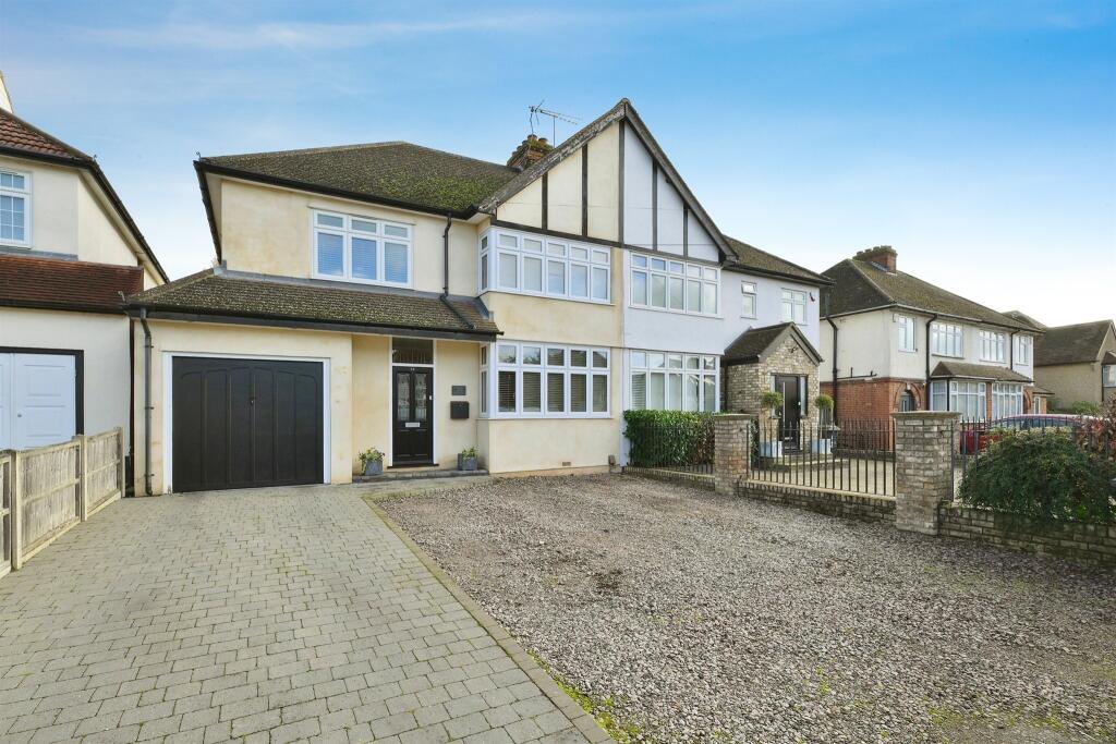 4 bedroom semidetached house for sale in North Street, Nazeing