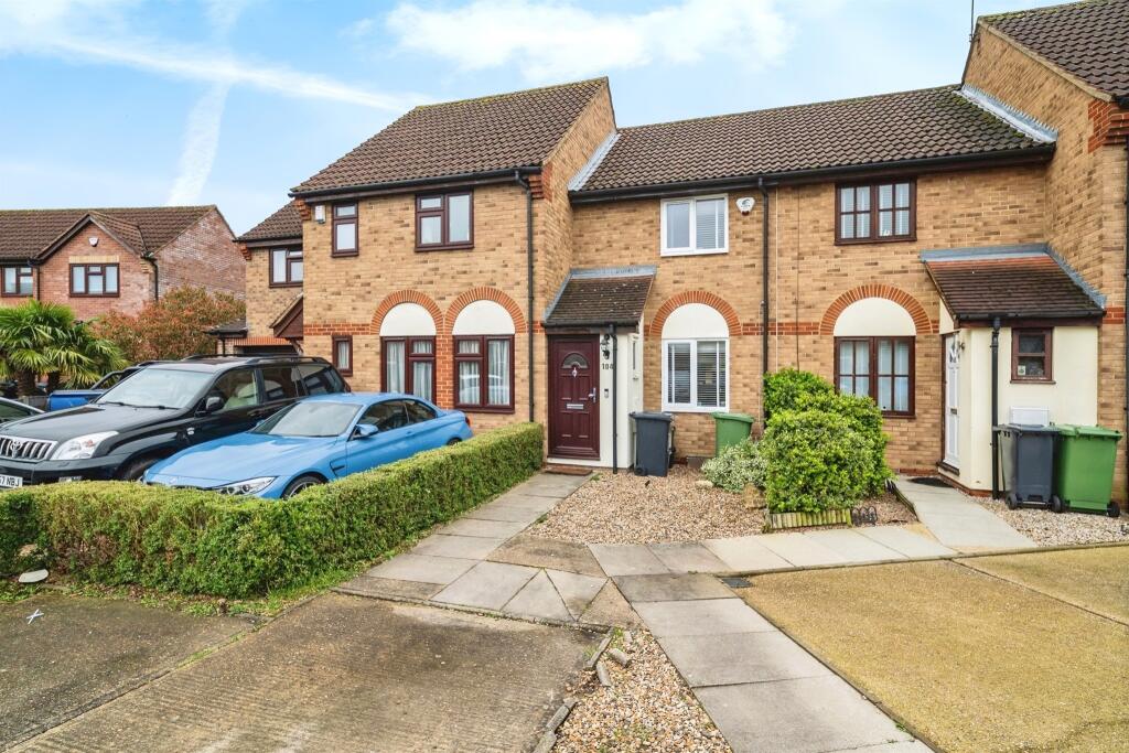 2 bedroom terraced house for sale in Hollybush Way, Cheshunt, Waltham Cross, EN7