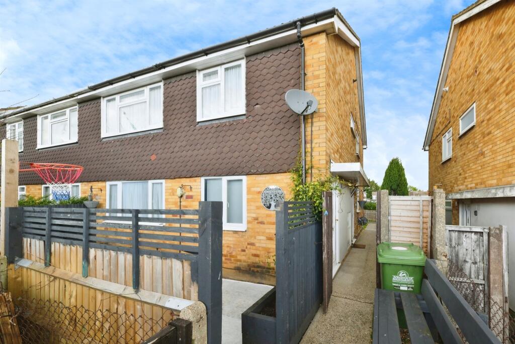 2 bedroom for sale in Perrysfield Road, Cheshunt, Waltham