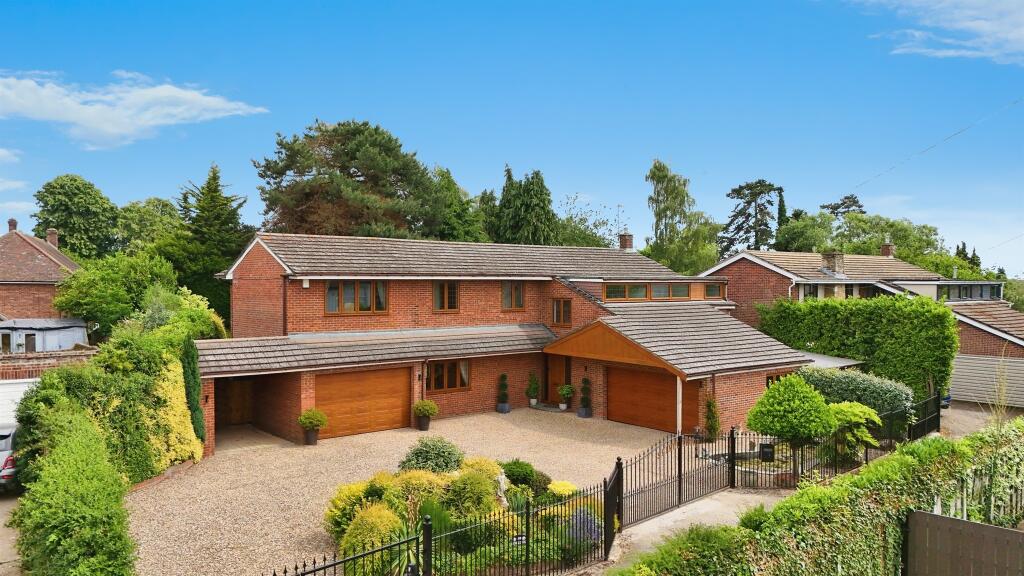 Main image of property: High Road, Broxbourne