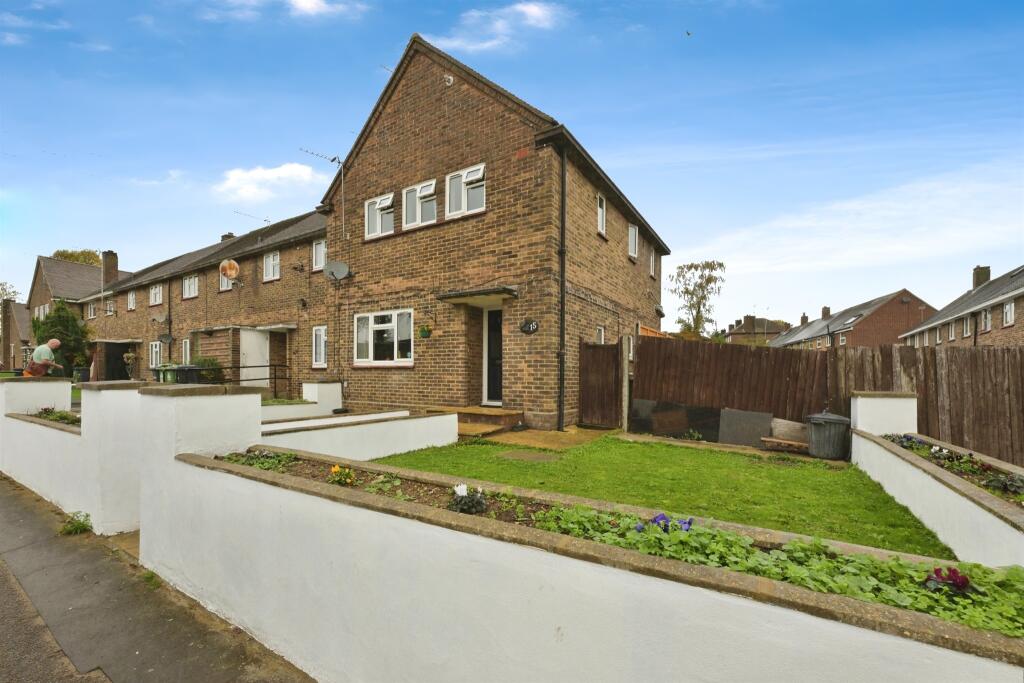 Main image of property: The Mead, Cheshunt, Waltham Cross
