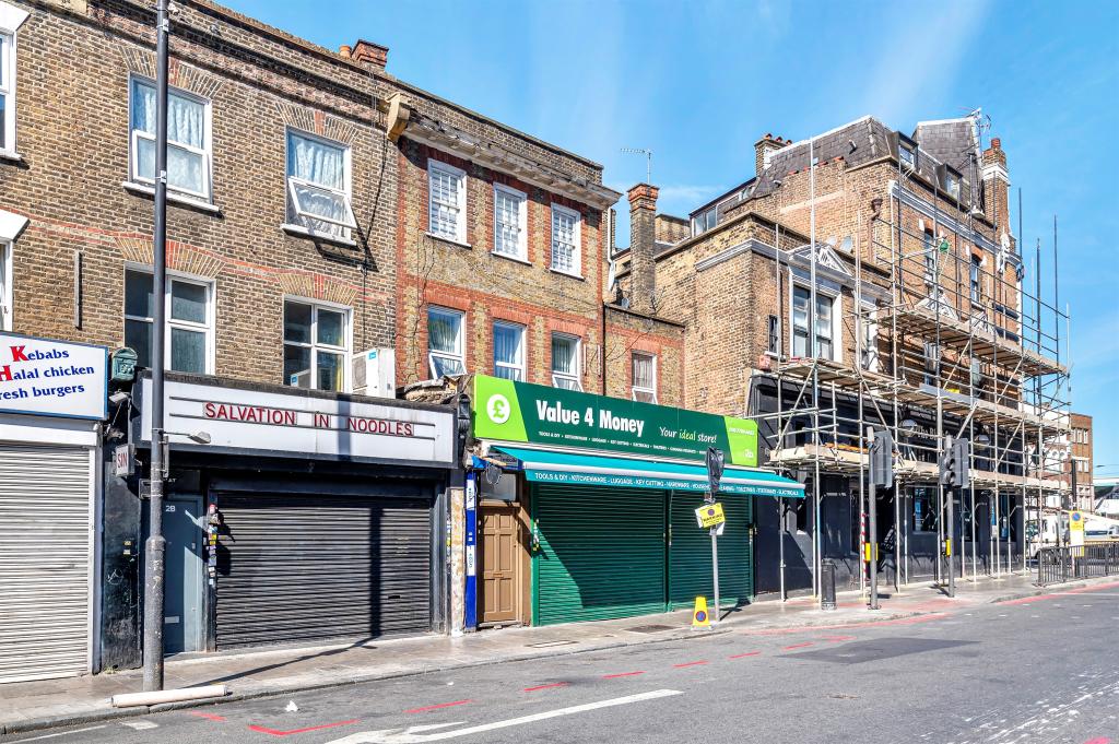 2 bedroom apartment for sale in Blackstock Road, Finsbury Park, N4