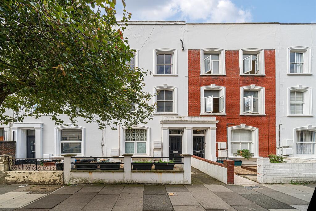 1 bedroom flat for sale in Axminster Road, London, N7