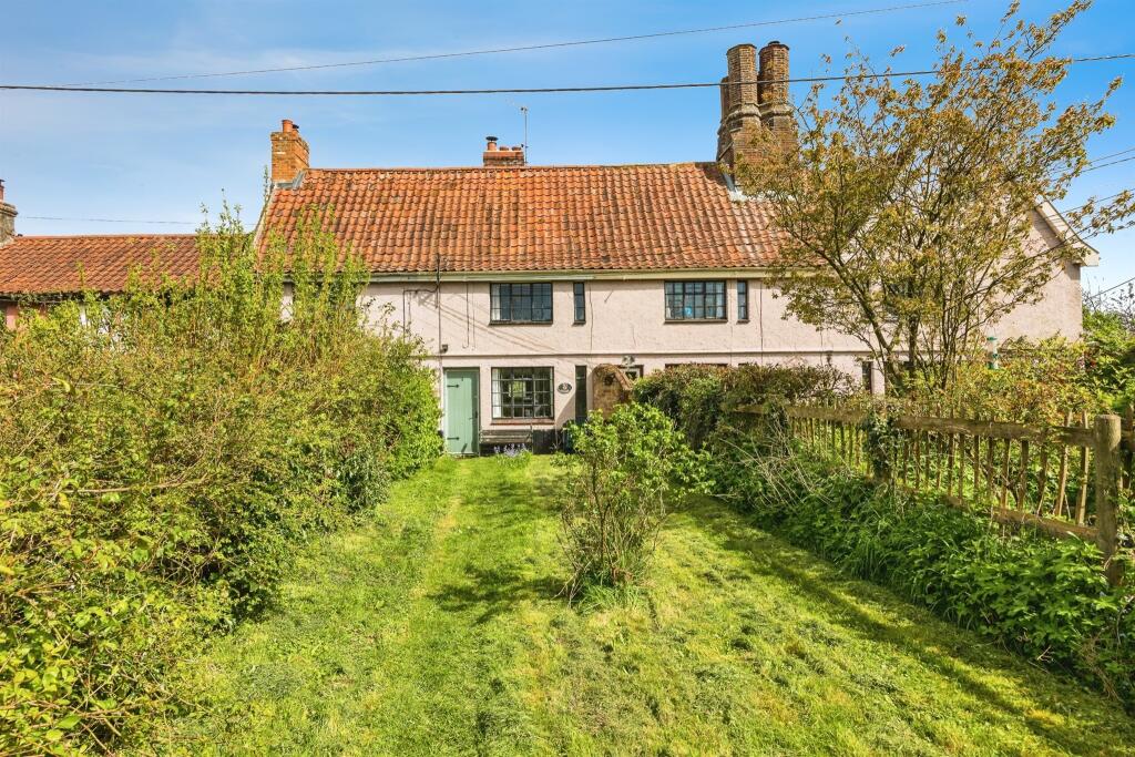 2 bedroom terraced house for sale in Tooks Common, Ilketshall St