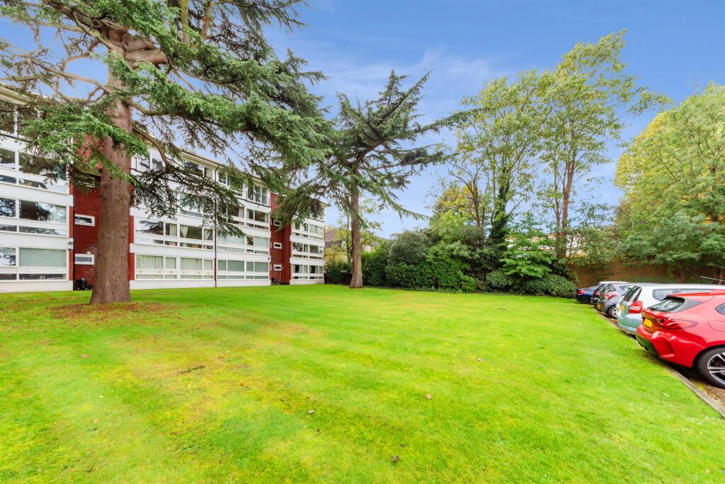 2 bedroom flat for sale in West Hill, London, SW15