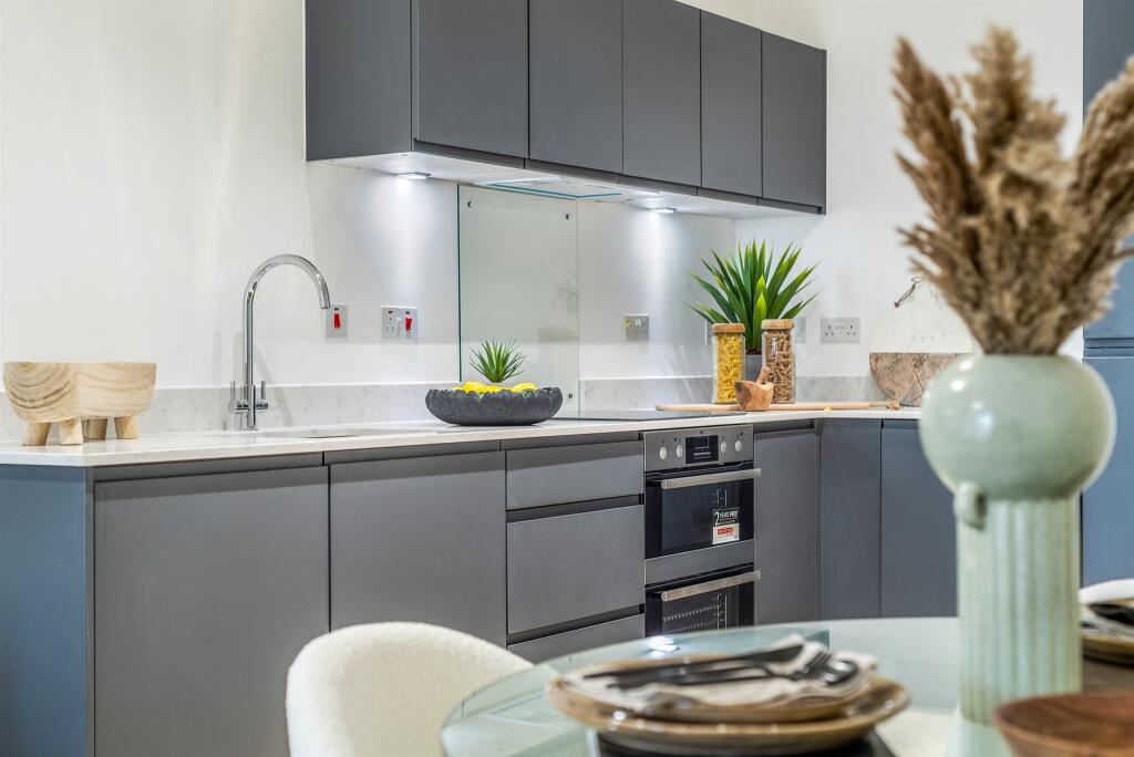 Additional property image - Russell Hill Road, Purley