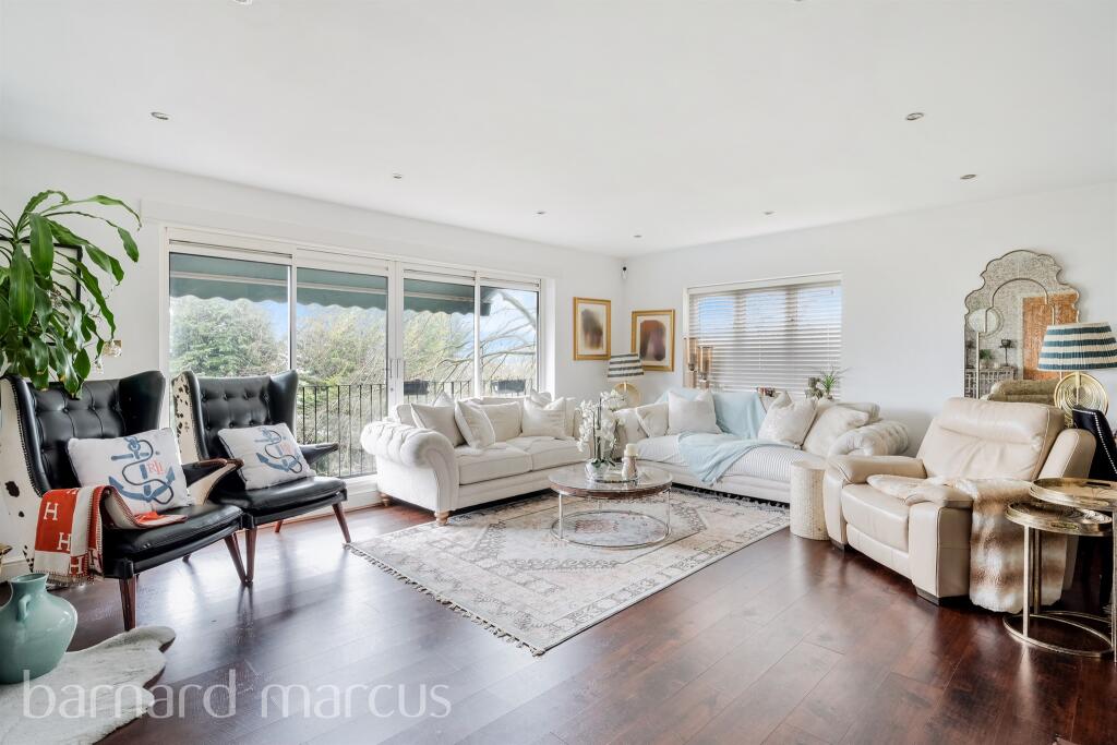 Additional property image - Stuart Road, Warlingham
