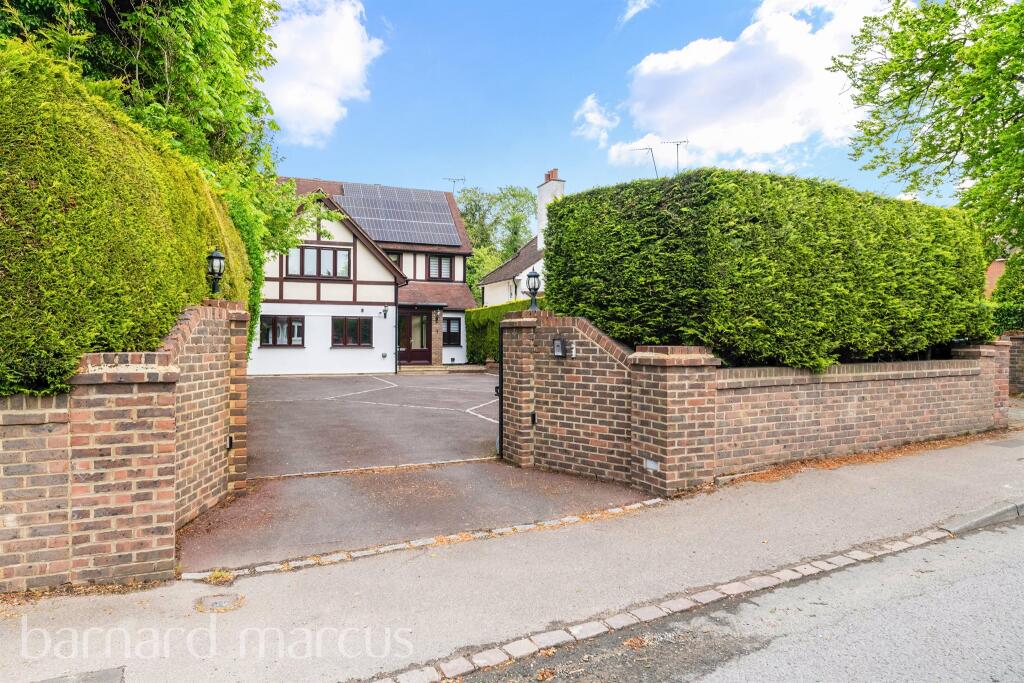 Main image of property: Smitham Bottom Lane, Purley