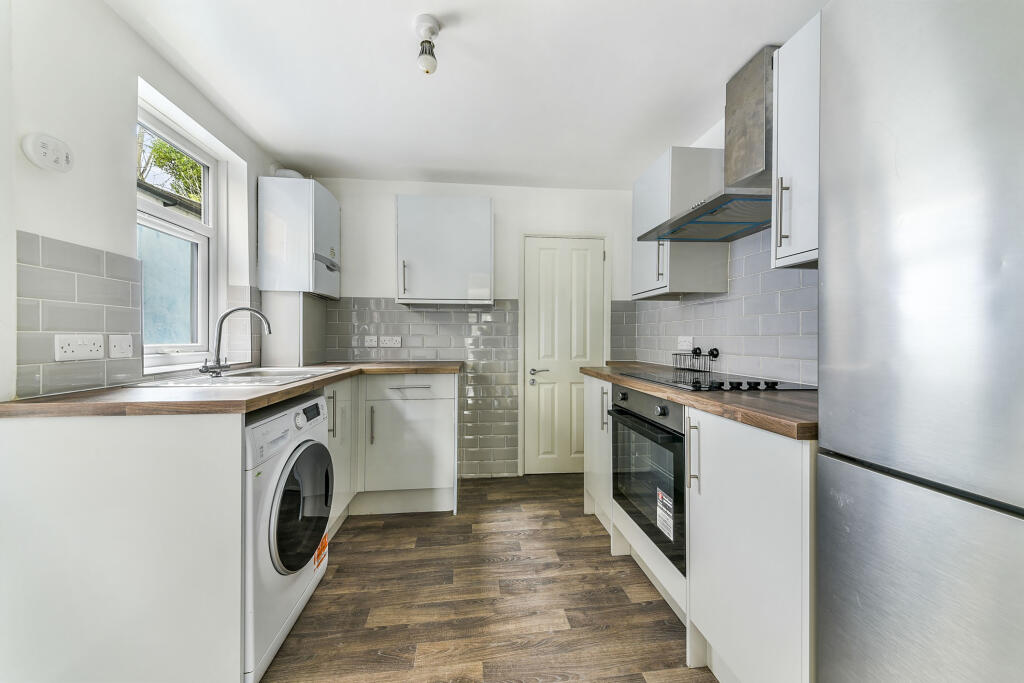 3 bedroom semidetached house for sale in Churchill Road, South Croydon