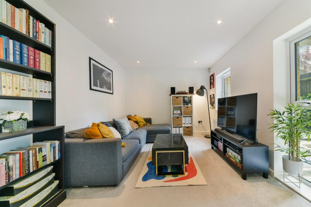 Additional property image - Selsdon Road, South Croydon