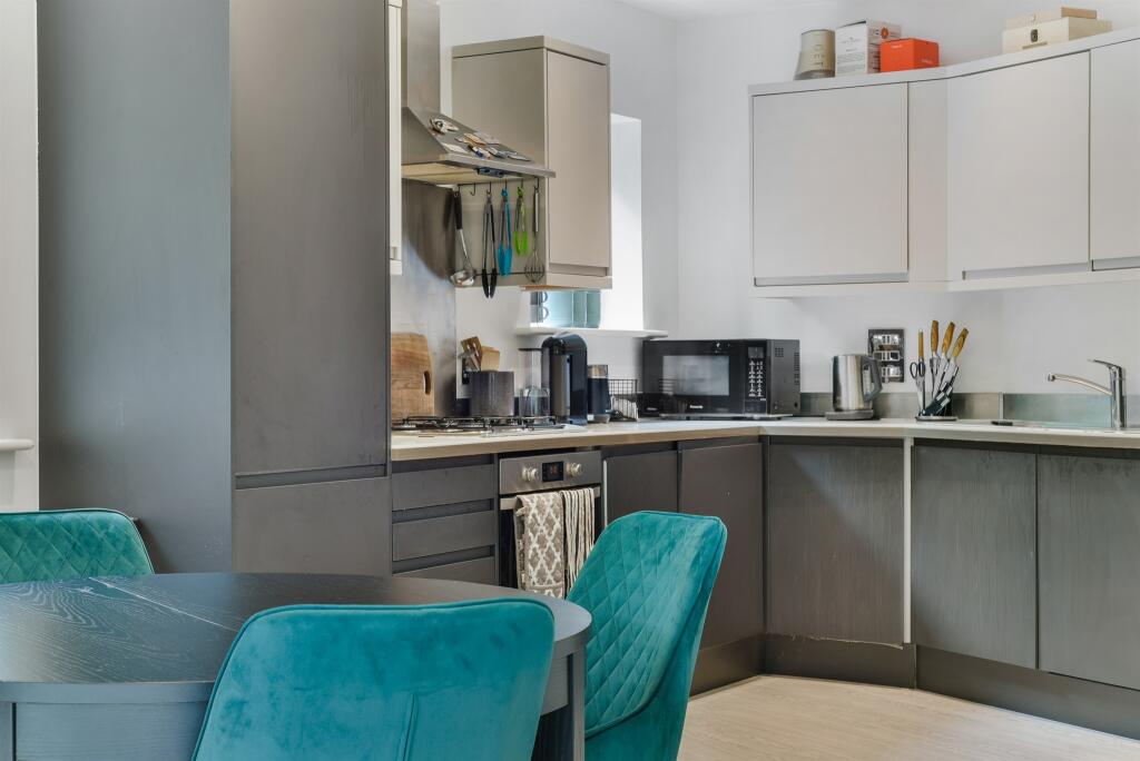 Additional property image - Selsdon Road, South Croydon