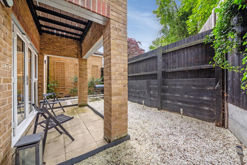 Additional property image - Selsdon Road, South Croydon