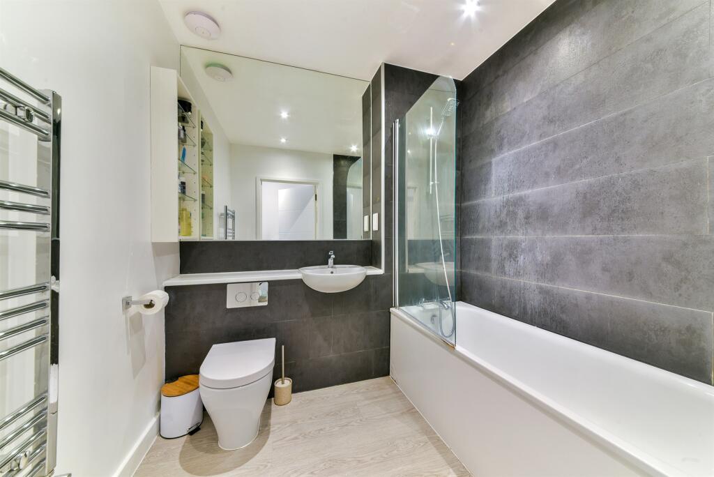 Additional property image - Selsdon Road, South Croydon