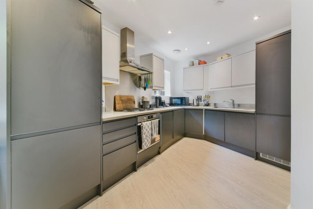 Additional property image - Selsdon Road, South Croydon