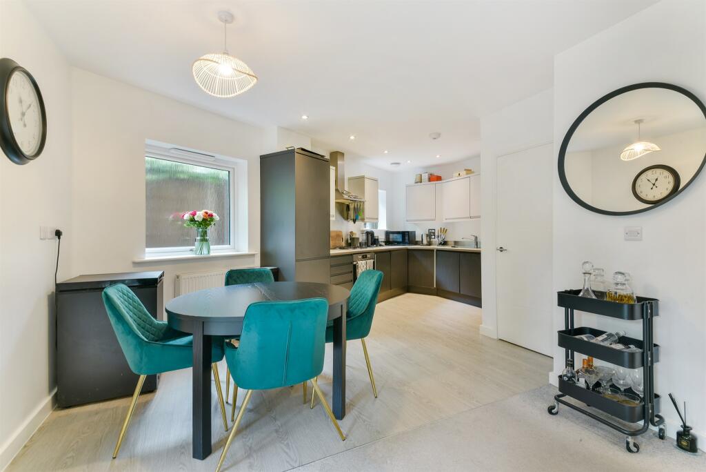 Additional property image - Selsdon Road, South Croydon