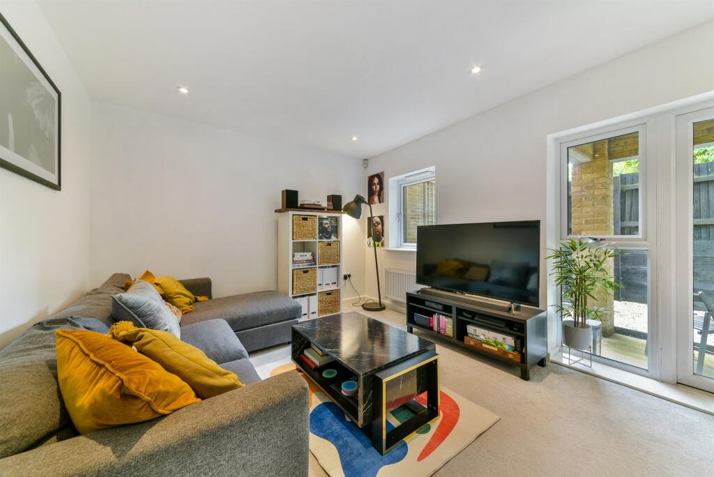 Additional property image - Selsdon Road, South Croydon