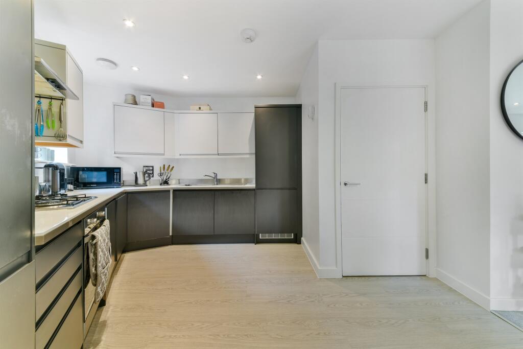 Additional property image - Selsdon Road, South Croydon