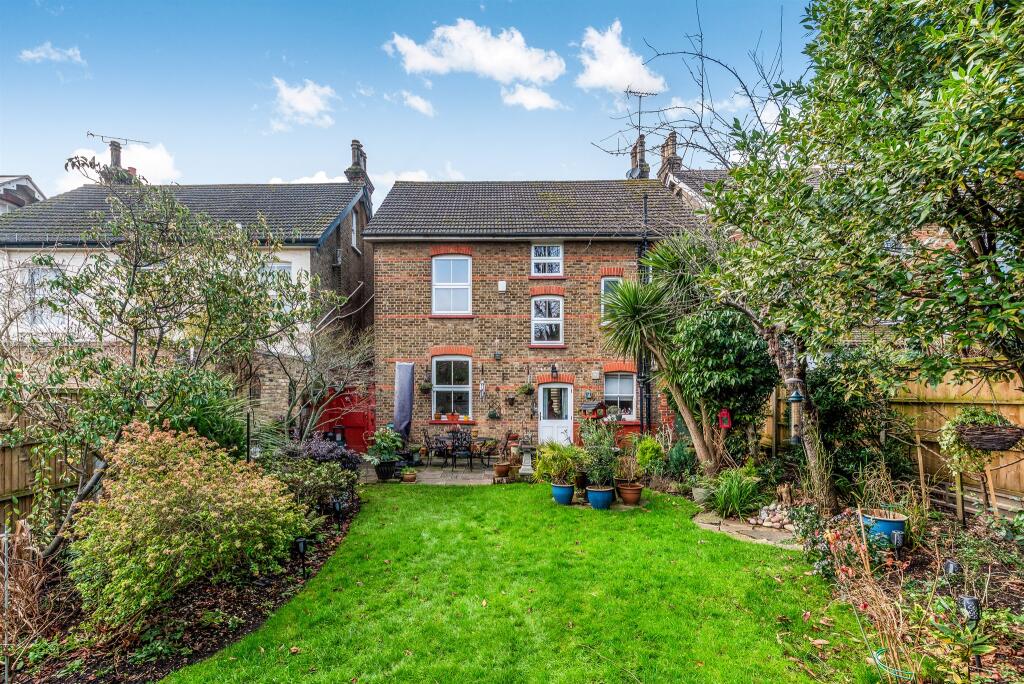 Additional property image - South Park Hill Road, South Croydon
