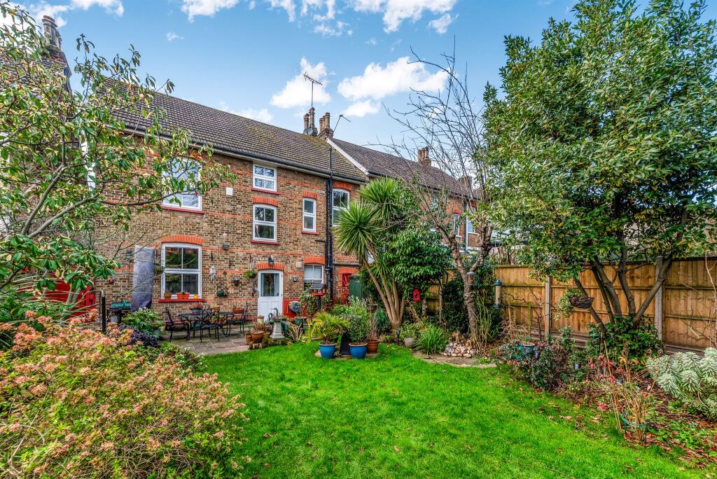 Additional property image - South Park Hill Road, South Croydon
