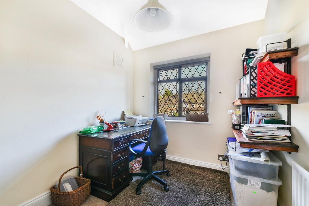 Additional property image - Farley Road, South Croydon