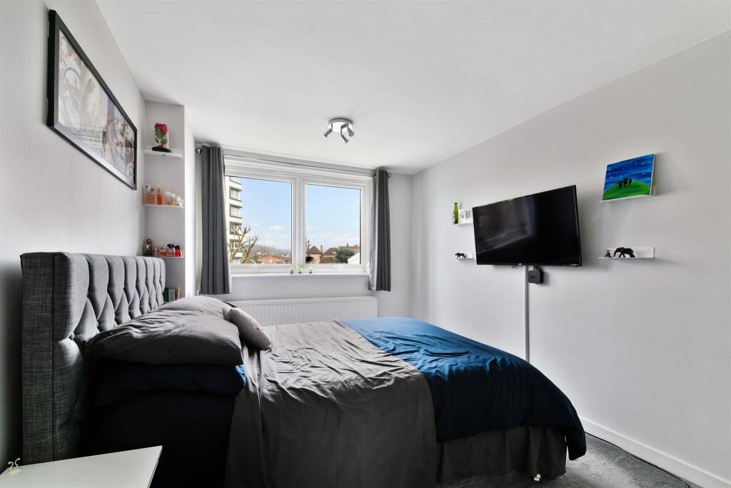 Additional property image - Bramley Hill, South Croydon