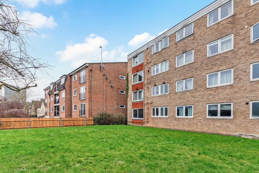 Additional property image - Bramley Hill, South Croydon