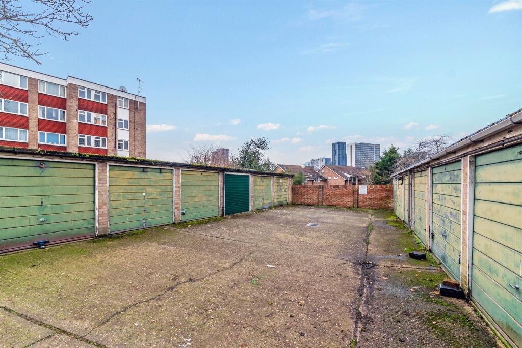 Additional property image - Bramley Hill, South Croydon