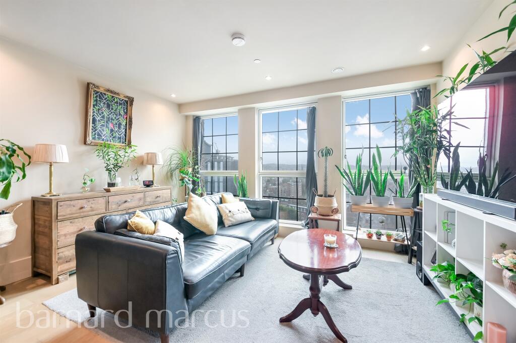 Main image of property: High Street, Croydon