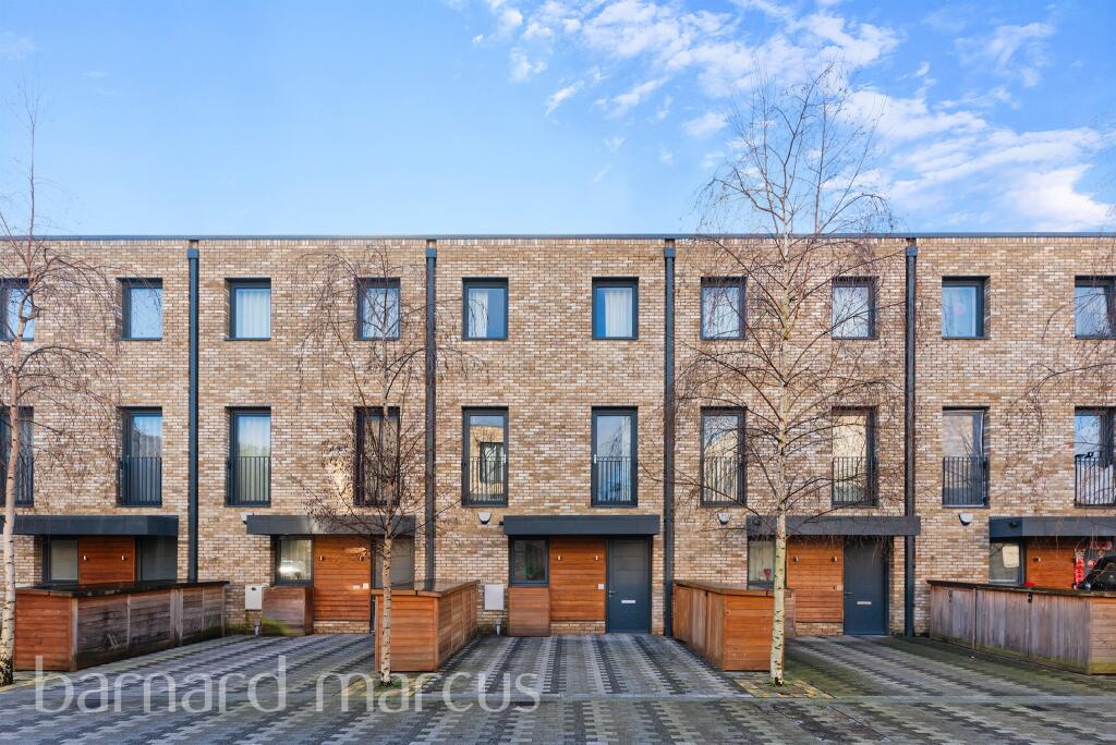 5 bedroom town house for sale in Beatrice Place London SW19