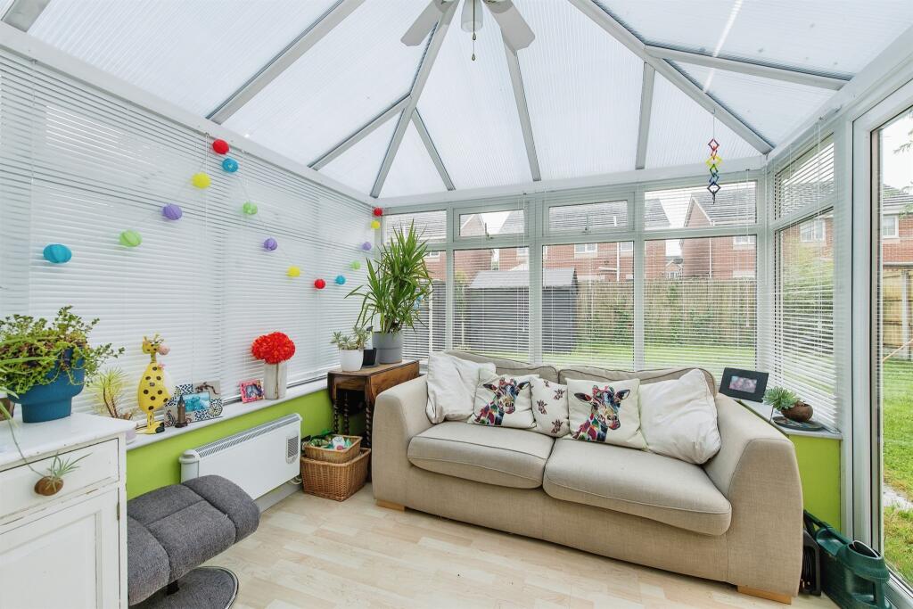 3 bedroom detached house for sale in Gleneagles Drive, NORMANTON, WF6