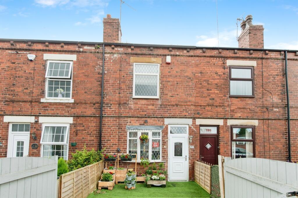 3 bedroom terraced house for sale in Lower Mickletown, Methley, Leeds, LS26