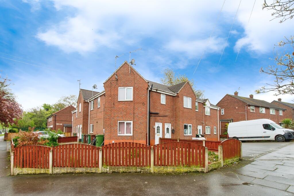 2 bedroom for sale in Elizabeth Drive, CASTLEFORD, WF10