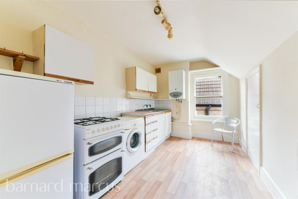 Studio flat for sale in Gleneldon Road, London, SW16