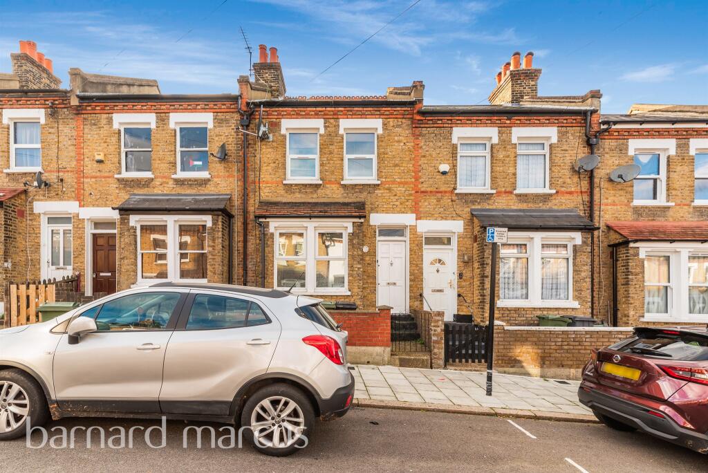 2 bedroom terraced house for sale in Tivoli Road, London, SE27