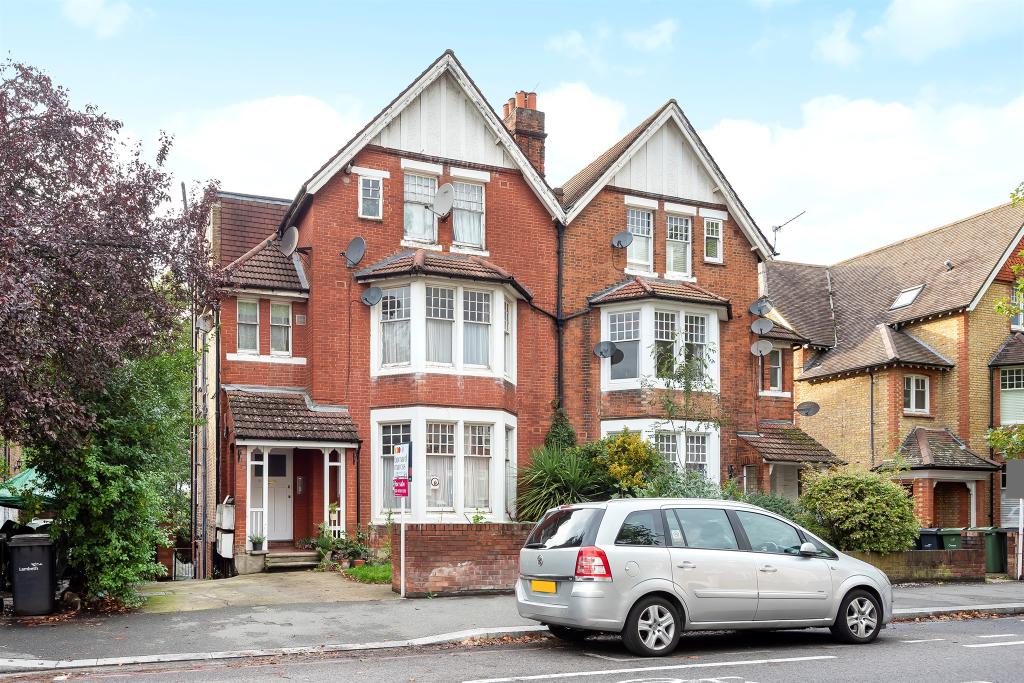 2 bedroom flat for sale in Ambleside Avenue, Streatham, SW16