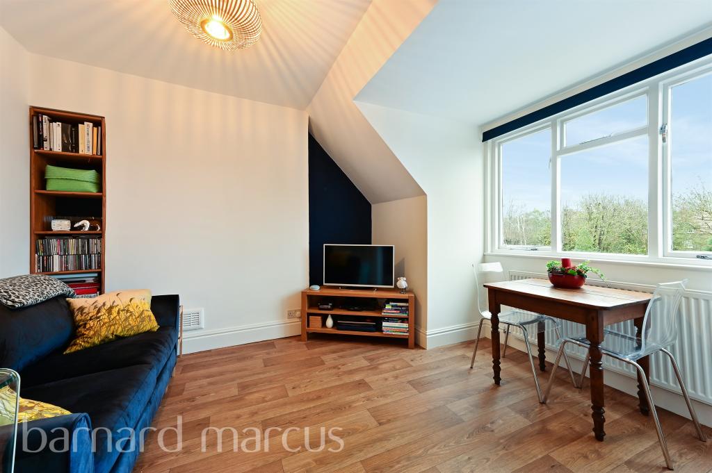 1 bedroom apartment for sale in Balaclava Road, Surbiton, KT6