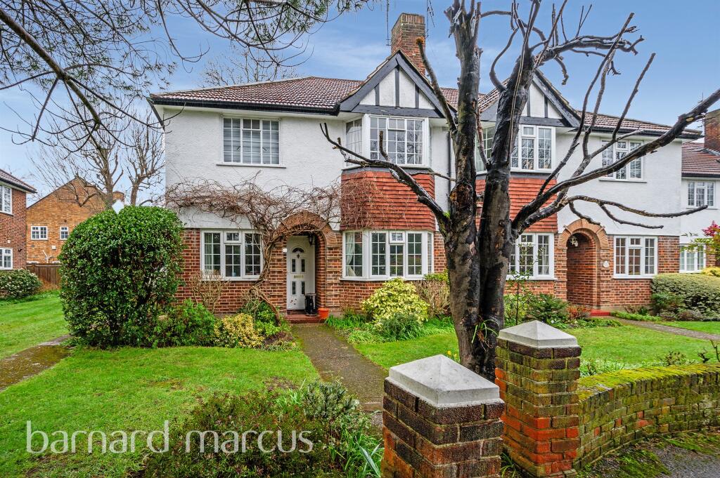 2 bedroom for sale in Ditton Lawn, Thames Ditton, KT7