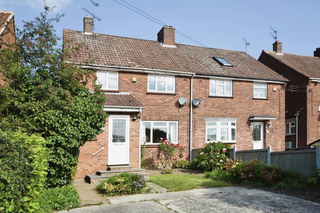 3 bedroom semidetached house for sale in Well Lane, Galleywood