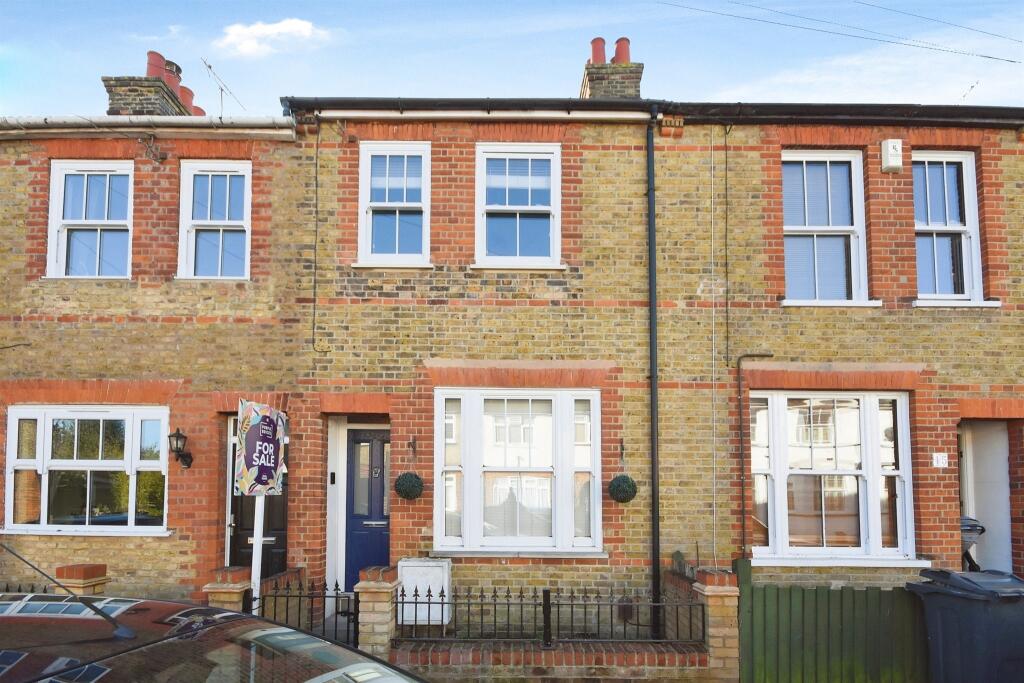 2 bedroom terraced house for sale in Gainsborough Crescent, Chelmsford, CM2