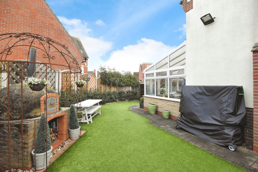 Additional property image - Samuel Manor, Chelmer Village, Chelmsford