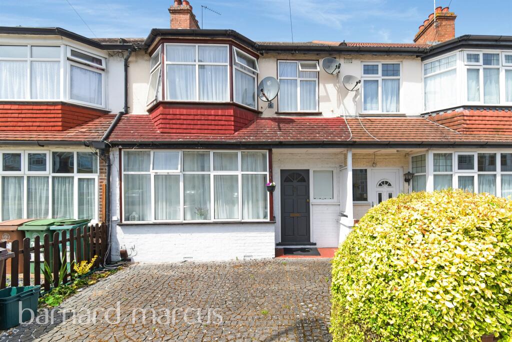 3 bedroom terraced house for sale in Bushey Road, Sutton, SM1