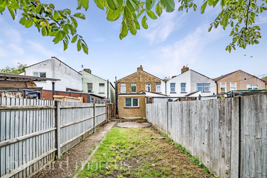 2 bedroom end of terrace house for sale in Collingwood Road, Sutton, SM1