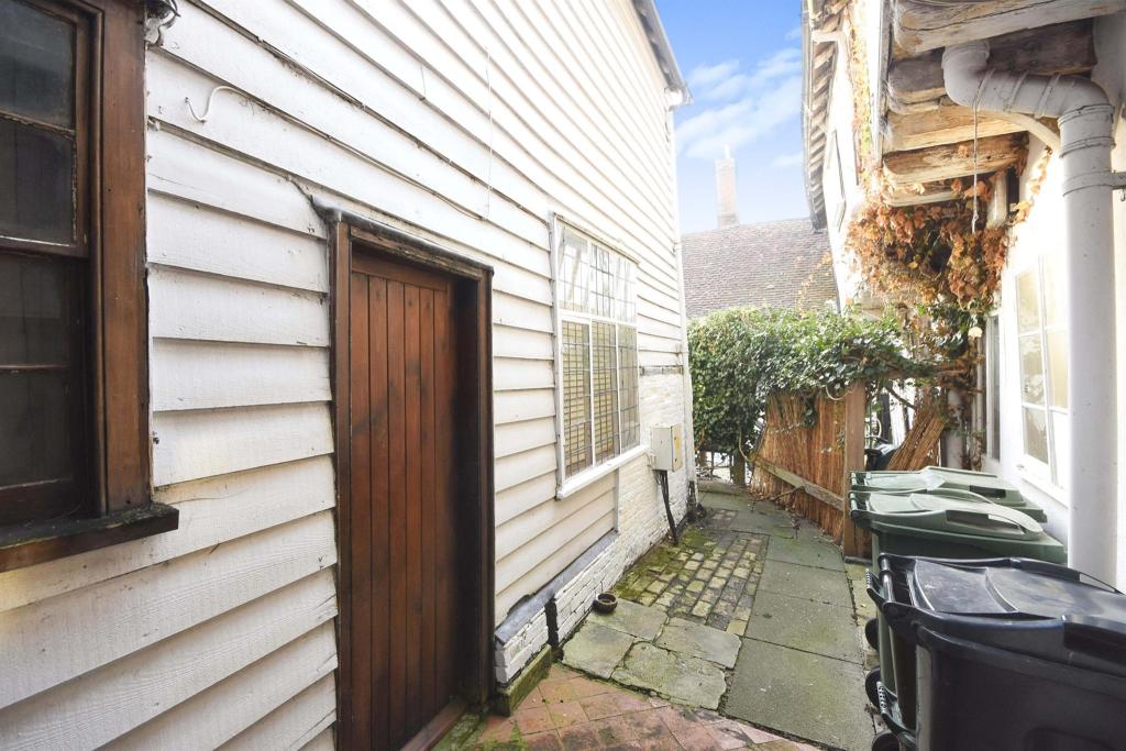 1 bedroom flat for sale in East Street, Coggeshall, Colchester, CO6