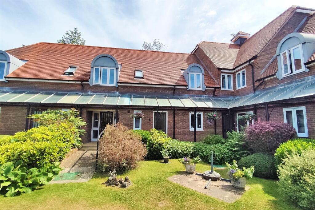 2 bedroom retirement property for sale in Lakes Meadow, Coggeshall