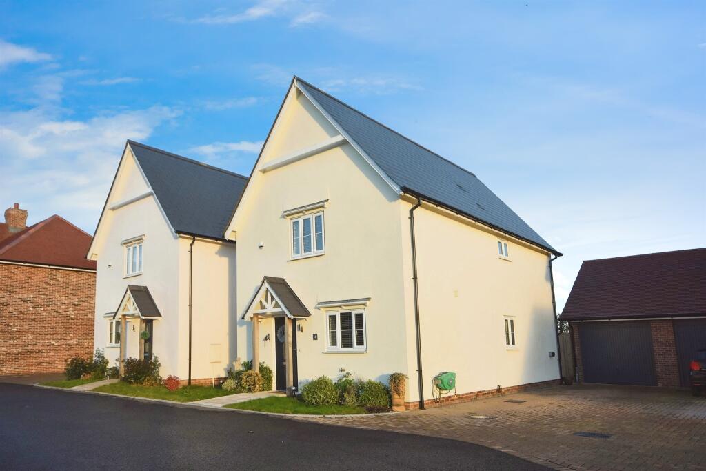 3 bedroom detached house for sale in Parsonage Court, Great Tey