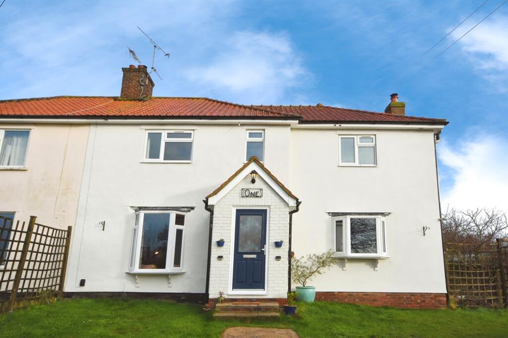 4 bedroom semidetached house for sale in Teyfield Cottages, Great Tey
