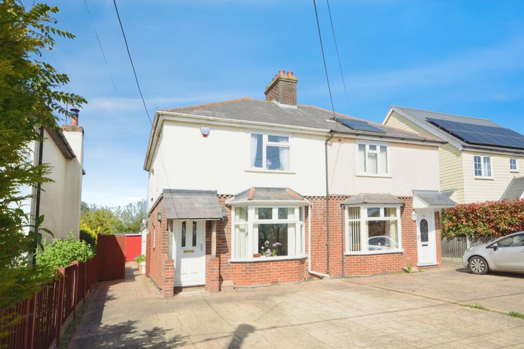 3 bedroom semidetached house for sale in Coggeshall Road, Marks Tey