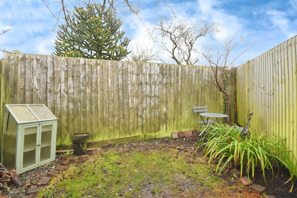 Additional property image - Tilkey Road, Coggeshall, Colchester