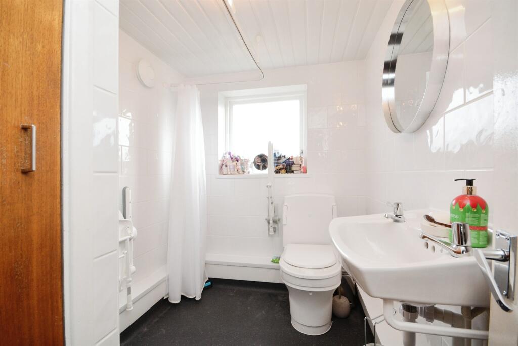 Additional property image - Grange Hill, Coggeshall, Colchester