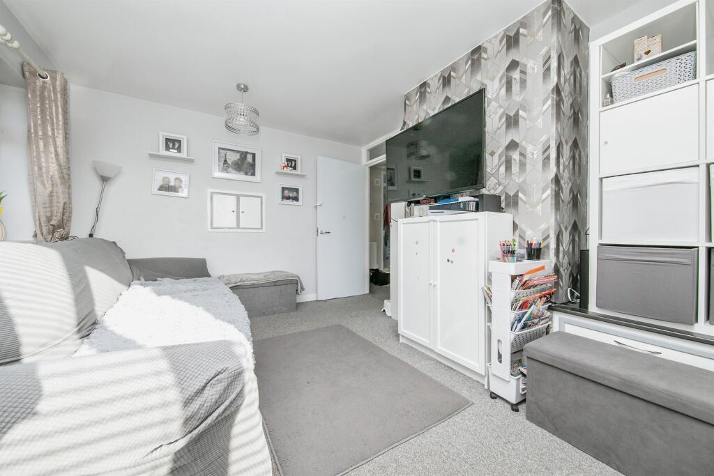 Additional property image - Walnut Tree Way, Colchester